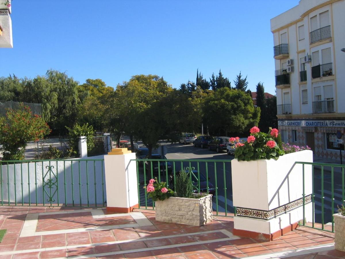 Apartamentos La Libertad Estepona Luaran gambar