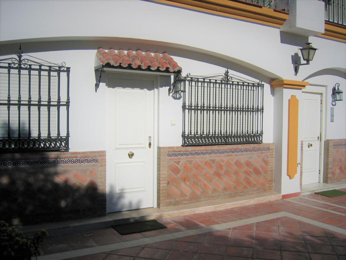 Apartamentos La Libertad Estepona Luaran gambar