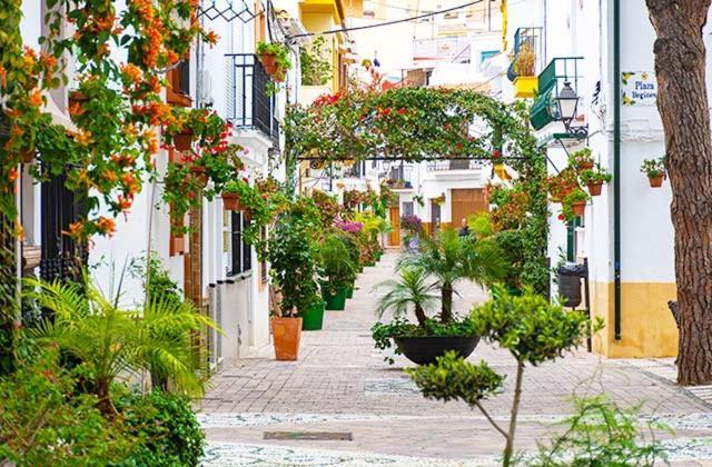 Apartamentos La Libertad Estepona Luaran gambar