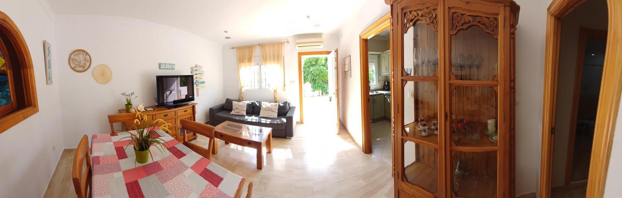 Apartamentos La Libertad Estepona Bilik gambar